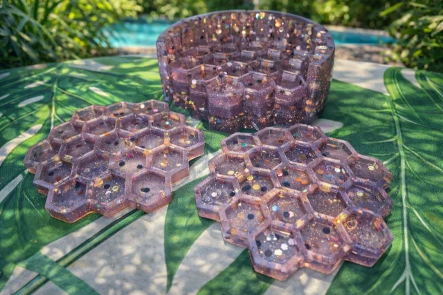 Honeycomb glitter resin coasters and holder